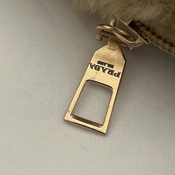 Prada VIP Bag - Picture 6 of 7